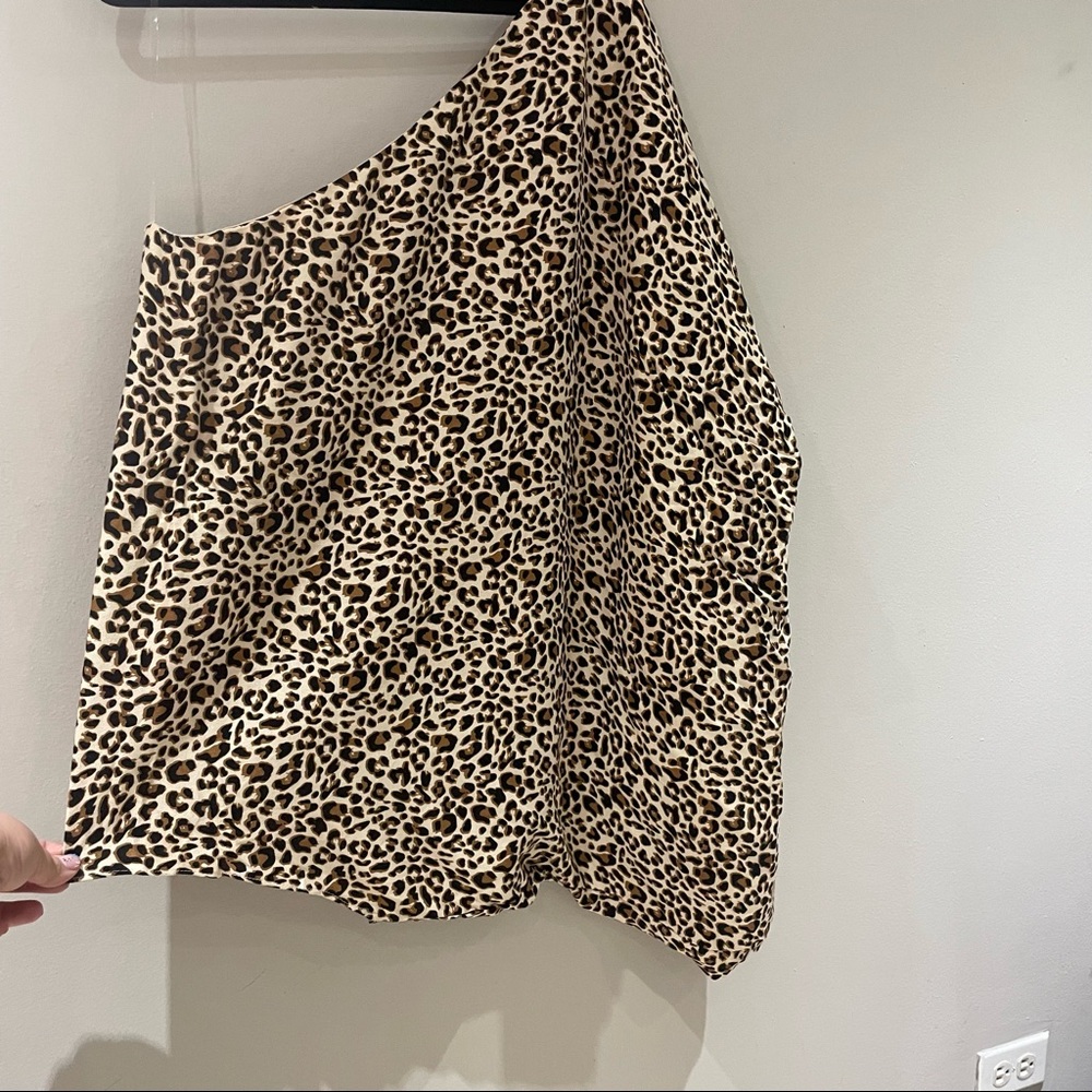 Main Strip animal print one shoulder top NWT 3X